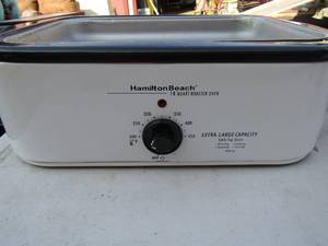 lot 17 image: Hamilton beach 18 crt roaster over with lid, like new but used