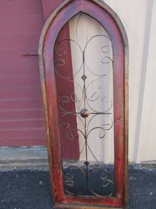 lot 19 image: 6023 metal and wooden wall art
