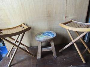 lot 124 image: Small fruit design wooden stool 10 tall-- 2 fold up stools qty 2, 10 tall