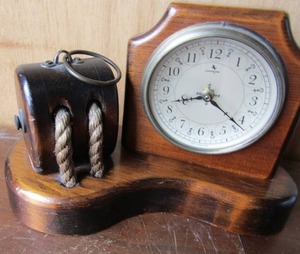 lot 129 image: Carington table clock dcor, wooden very nice