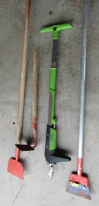 lot 142 image: various yard tools -  scrappers- hoes    4 tools total