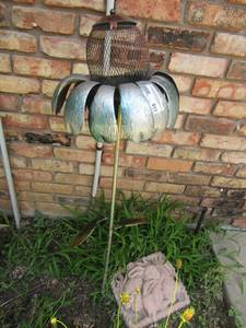 lot 917 image: bunny rabbit yard dcor, sunflower plant stand