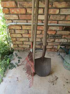 lot 889 image: yard tools, shovel, leaf rake , garden hoe