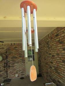 lot 874 image: hanging wind chimes