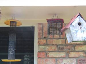 lot 894 image: 3 various hanging bird houses