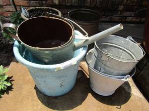 lot 909 image: metal buckets and mop bucket and more