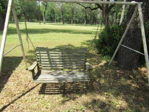 lot 954 image: outdoor swing
