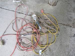 lot 948 image: lot of extension cords