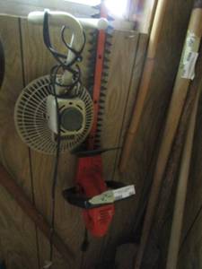 lot 963 image: small table top fan bd hedge trimmer