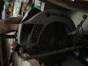 lot 972 image: Black and decker power saw