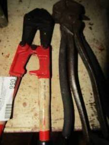 lot 990 image: bolt cutters qty 3