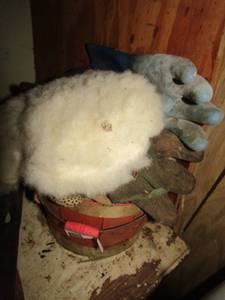 lot 992 image: various gloves