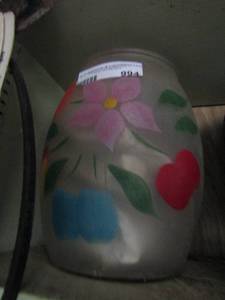 lot 994 image: floral dcor glass vase