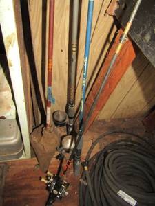 lot 1024 image: lot of fishing poles