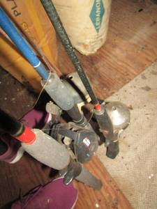 lot 1033 image: 3 fishing rods