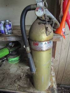 lot 1037 image: fire extinguisher
