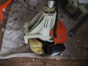lot 1039 image: STILH  weed eater edger
