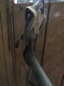lot 1040 image: MALLET  PIC