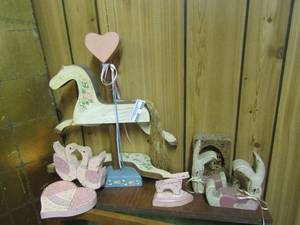 lot 1059 image: duck and unicorn wooden dcor