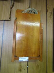 lot 1067 image: Wood wall hanging utensil holder WKNIVES
