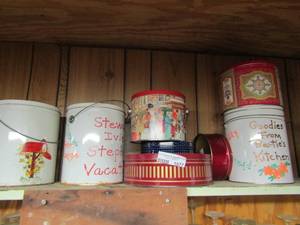 lot 1077 image: Various DECORATIVE CAN W LIDS