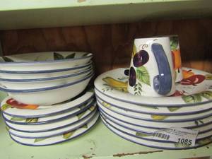 lot 1085 image: Oneida vintage fruit design dishes, cups, plates, soup bowls, saucers