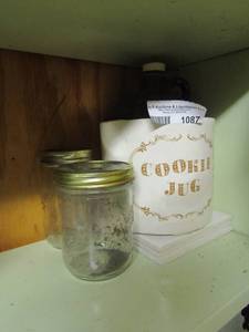 lot 1087 image: cookie jug and 2 mason jars