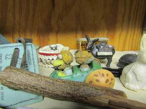 lot 1090 image: miniature home dcor