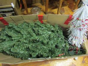 lot 1069 image: Christmas tree, small white Christmas tree