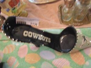 lot 1136 image: dcor shoe beaded glass Dallas cowboys wine bottle holder 13x7