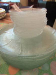 lot 1138 image: clear glass plates with floral designs 15 saucers, 12 dinner plates