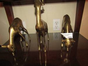 lot 1223 image: 3 solid brass deer a buck and 2 does
