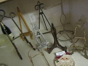 lot 1179 image: various plate and art stands
