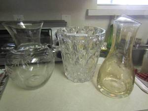 lot 1188 image: Crystal ice bucket, clear glass vase
