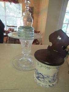 lot 1264 image: GLASS VASE , ORNATE GLASS PIECE  AND CERAMIC CANISTER WITH  WOODED TOP