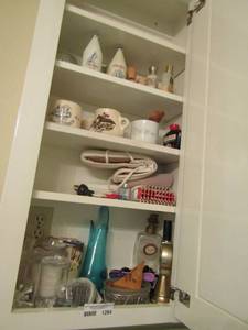 lot 1284 image: Large lot of bathroom items, such as old spice shaving and after shave -- colognes brushes and more
