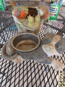 lot 885 image: cat with food bowl, bird feeder and more
