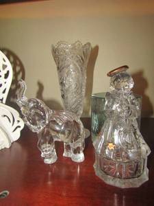 lot 1116 image: glass angel, glass elephant, crystal vase and more