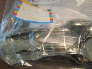 lot 1295 image: Wallace table spoons qty 10