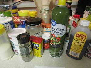 lot 1335 image: Large lot of Cooking Seasonings & Cooking Oils