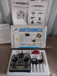 lot 4 image: Airtronics Vanguard PCM RC Transmitter---Comes with everything you see in the pics