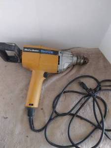 lot 203 image: Black & Decker 13mm Computer Contolled Electronic Drill---Works