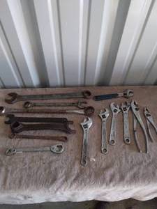 lot 209 image: Lot of Wrenches--Antiques and New Age