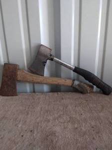 lot 218 image: Lot of 2 Hatchets