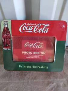 lot 32 image: Coca Cola Photo Tin