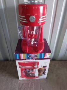 lot 34 image: Nostalgia Electrics Coca Cola Frozen Beverage Station in Original Box---Works