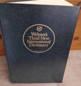 lot 64 image: 1986 Websters Third New International Dictionary--Big and Heavy