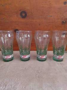 lot 76 image: Set of 4 Coca Cola Christmas Glasses