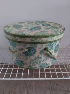 lot 197 image: Nice Hat Box with Styrofoam Insert