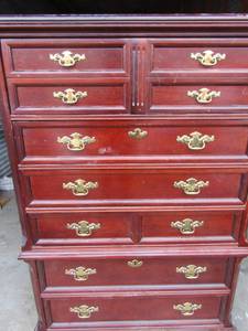 lot 22 image: Bassett furniture 6 drawer chest, cherry wood great piece of furniture- 543919